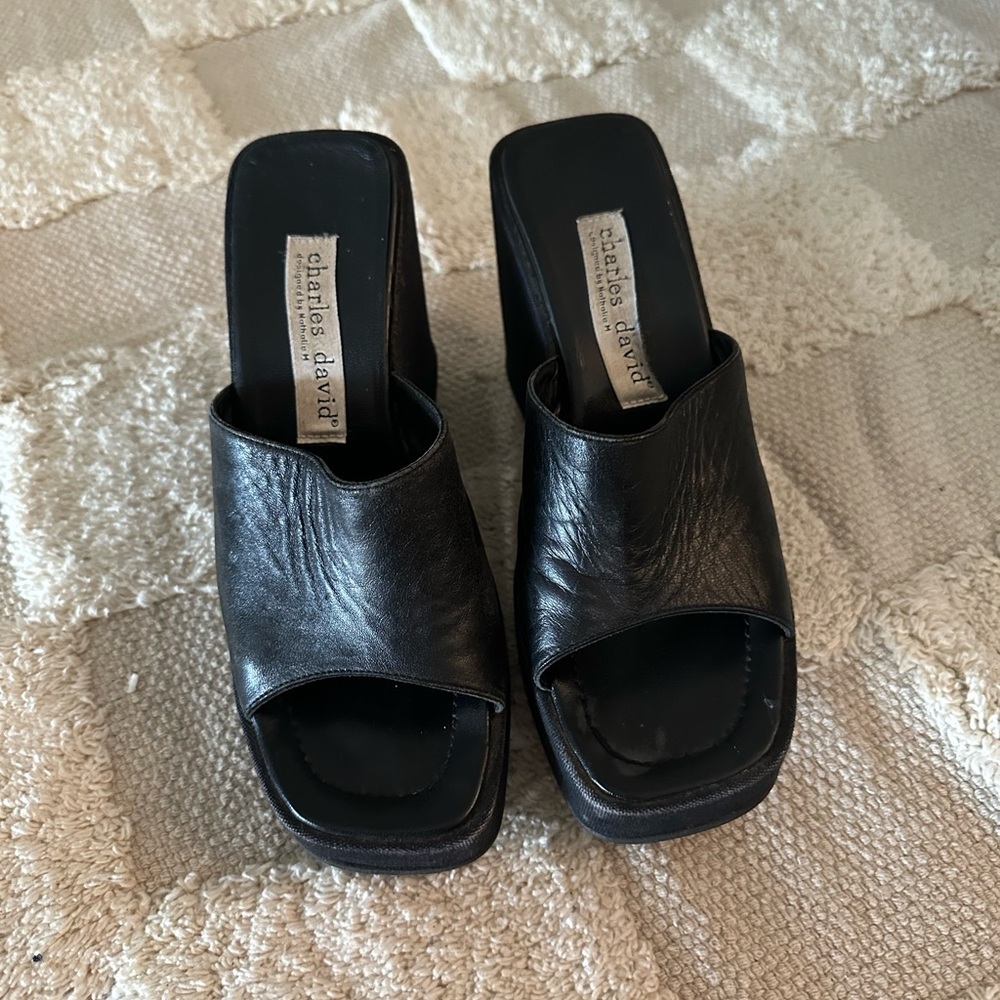 SOLD❤️‍🔥🖤Vintage block heels size 7
